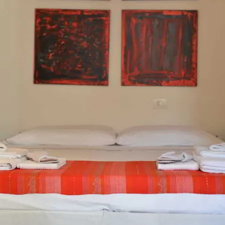 Rosso E Nero Cagliari